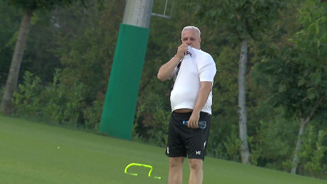 Imagini memorabile cu Marius Șumudică la revenirea în Giulești! Cum a decurs primul său antrenament_1