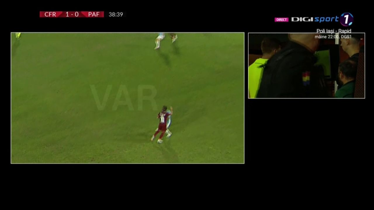 Ce ai făcut, Ciprian? Faultul stupid comis de Deac, în finalul primei reprize din CFR Cluj - Pafos FC_3