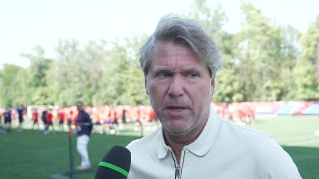 Florin Răducioiu a numit cele două persoane care l-au făcut fotbalist de top: M-au &icirc;mpins de la spate