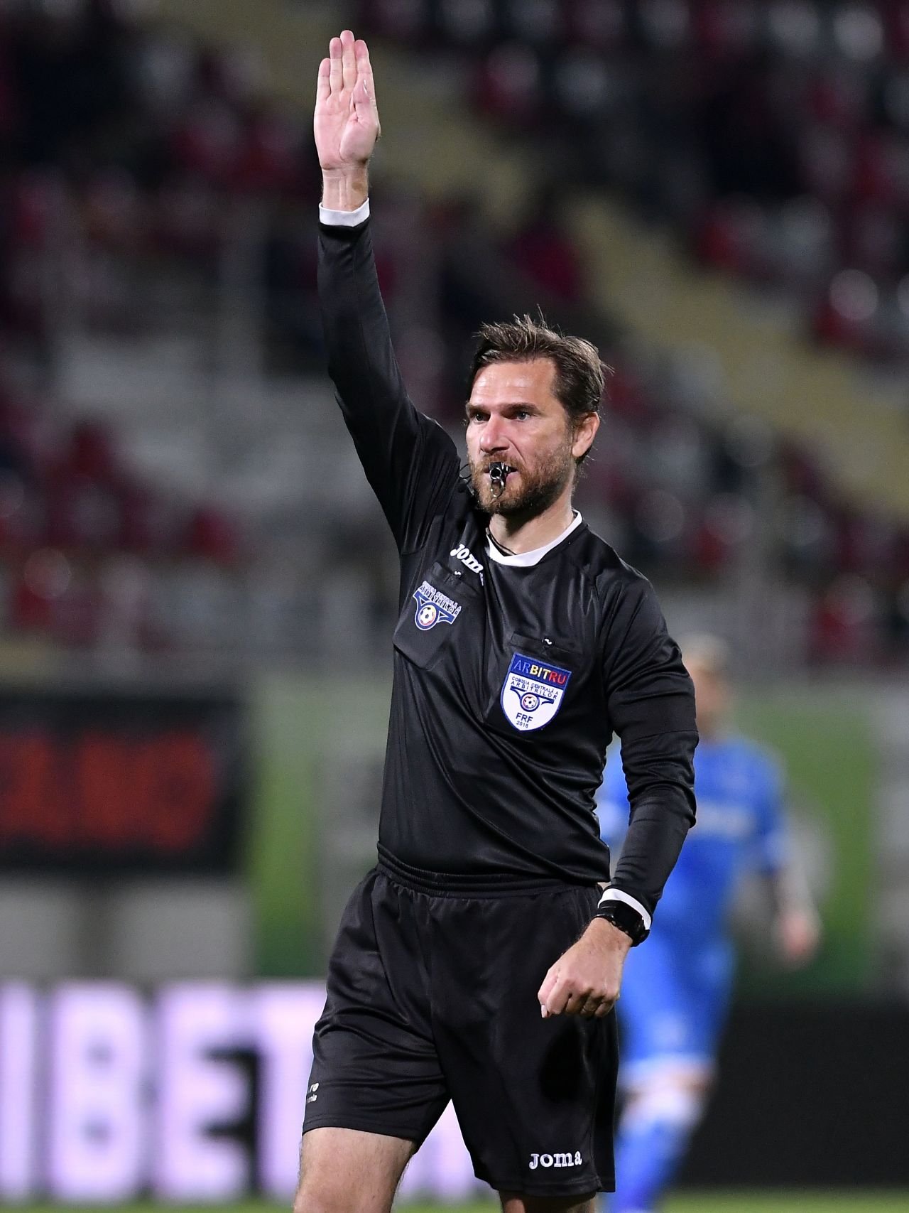 Imaginile momentului! Alexandru Tudor a revenit la centru și l-a ”copiat” pe Gigi Becali! Cum arată acum arbitrul_2