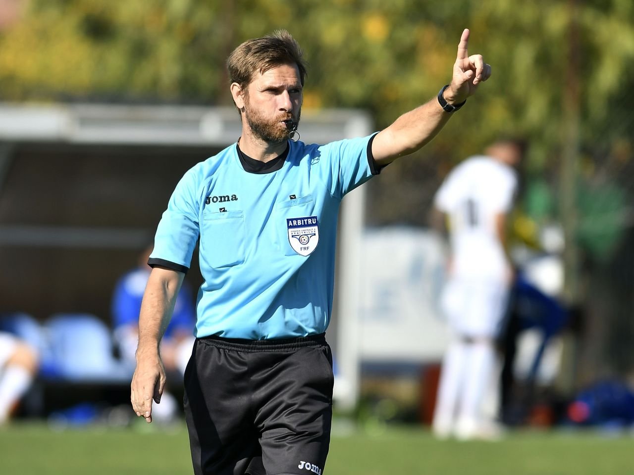 Imaginile momentului! Alexandru Tudor a revenit la centru și l-a ”copiat” pe Gigi Becali! Cum arată acum arbitrul_10
