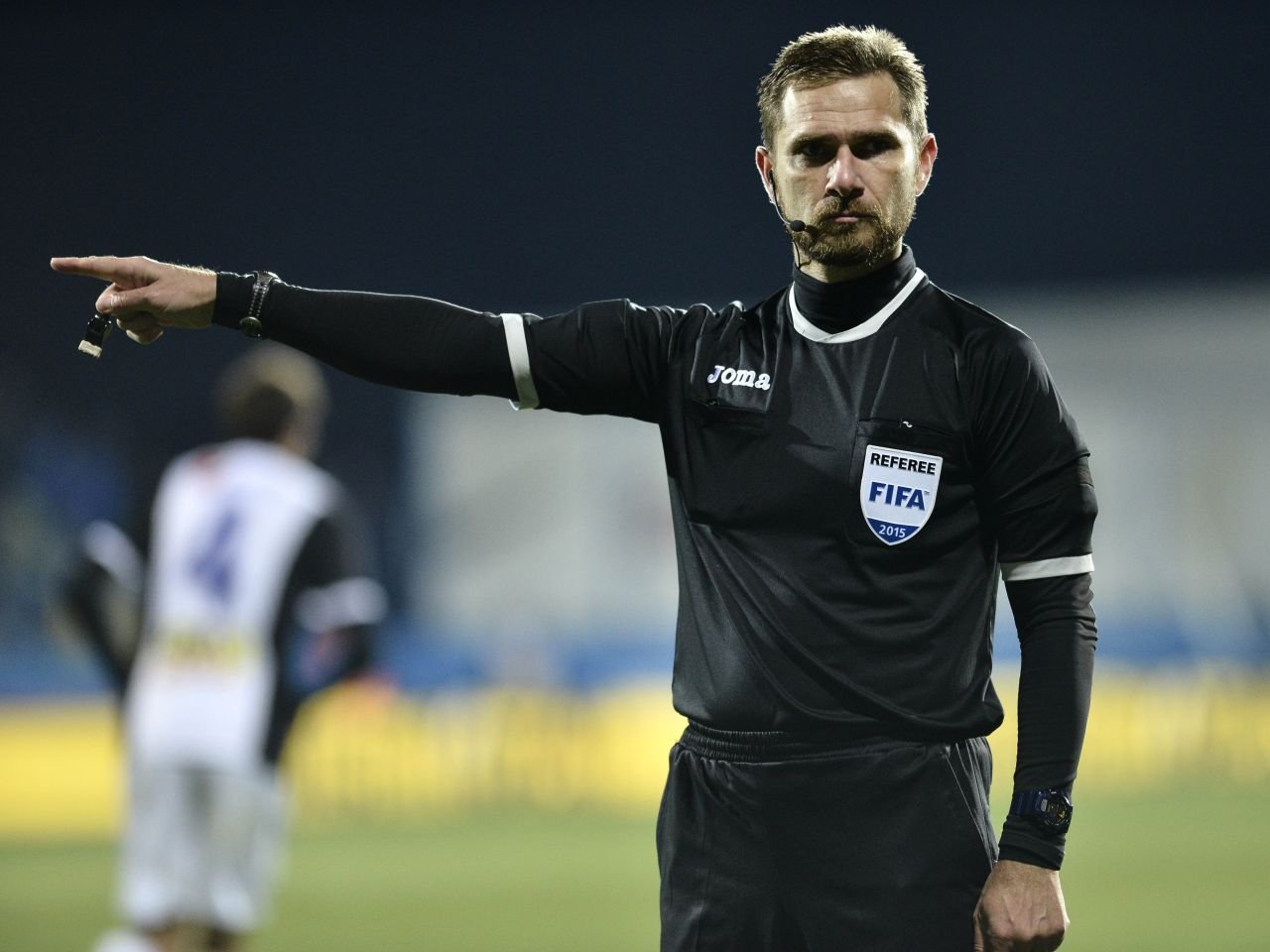 Imaginile momentului! Alexandru Tudor a revenit la centru și l-a ”copiat” pe Gigi Becali! Cum arată acum arbitrul_14