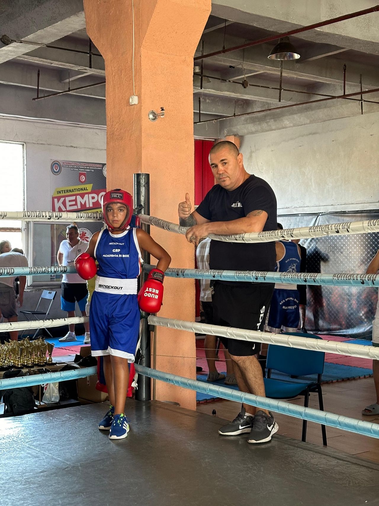 Băieții cu pumni de fier. Cadrele care arată cât de iubit e boxul: Doroftei și alți mari campioni i-au încurajat la