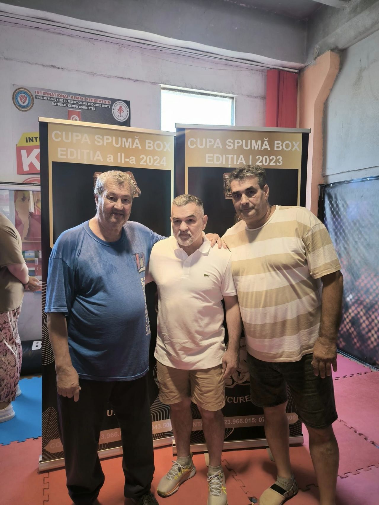 Băieții cu pumni de fier. Cadrele care arată cât de iubit e boxul: Doroftei și alți mari campioni i-au încurajat la
