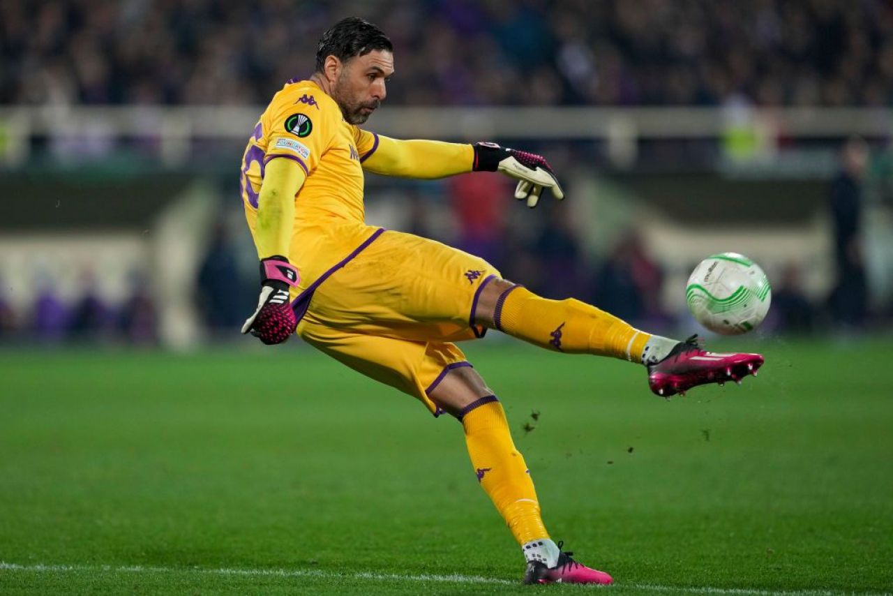 După ce a fost aproape să semneze cu Rapid, Salvatore Sirigu a devenit coleg cu Ionuț Nedelcearu la Palermo_3