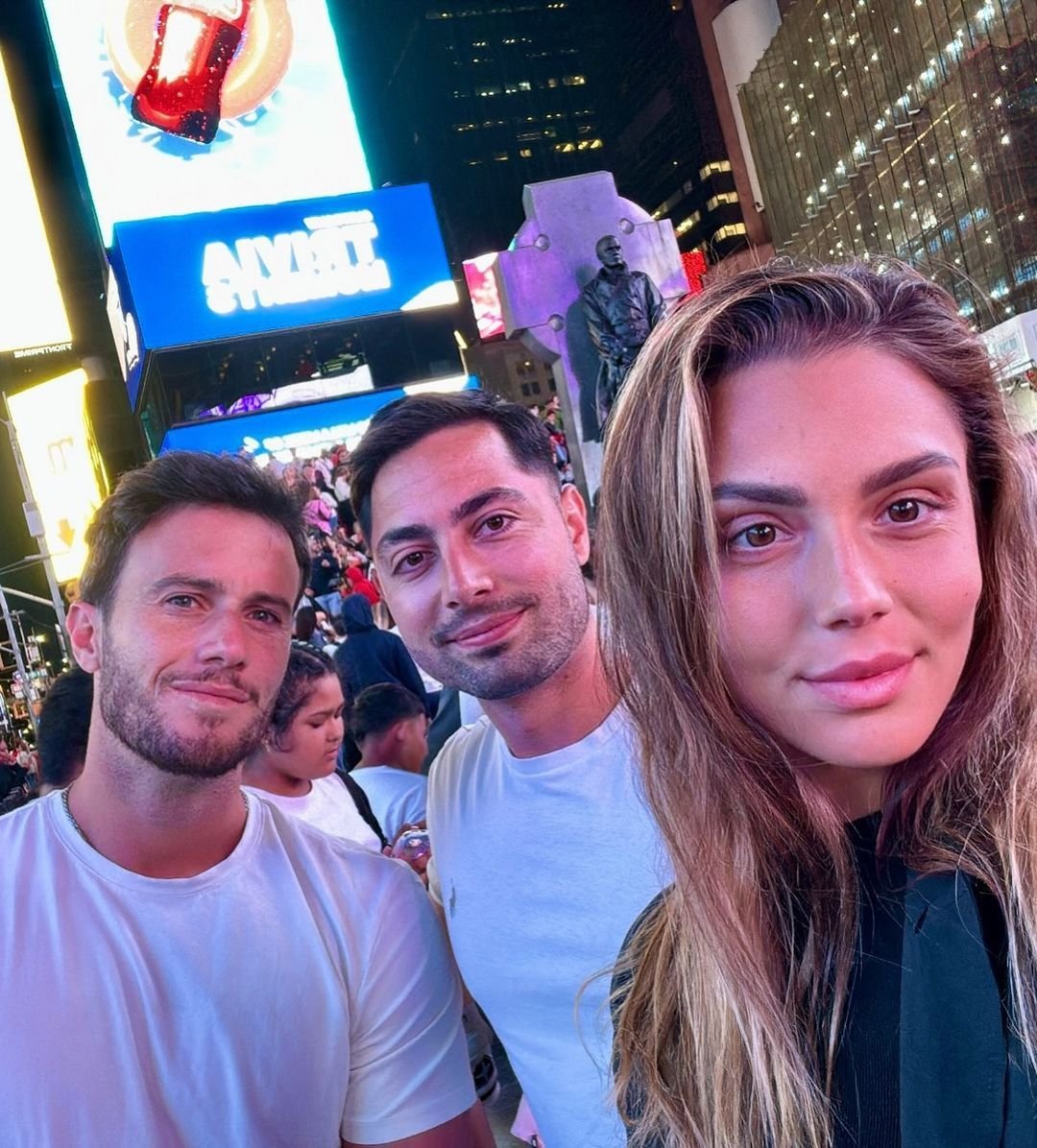 Altădată, victoria era obligatorie pentru asemenea sume. Jaqueline Cristian părăsește New York-ul mai bogată_3