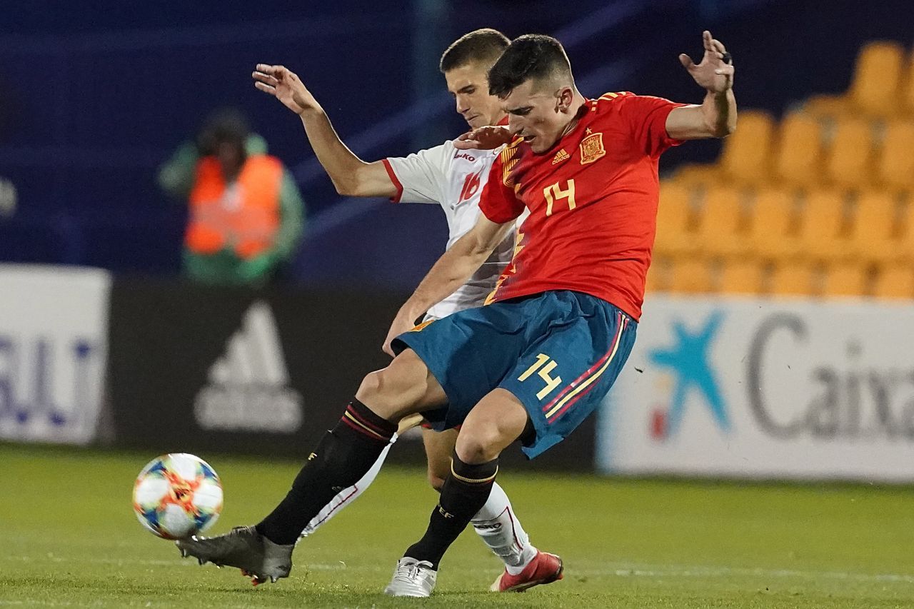 Corvinul Hunedoara a transferat și doi fotbaliști de națională! Unul are meciuri în cupele europene, altul a fost golgheter în Bosnia_1