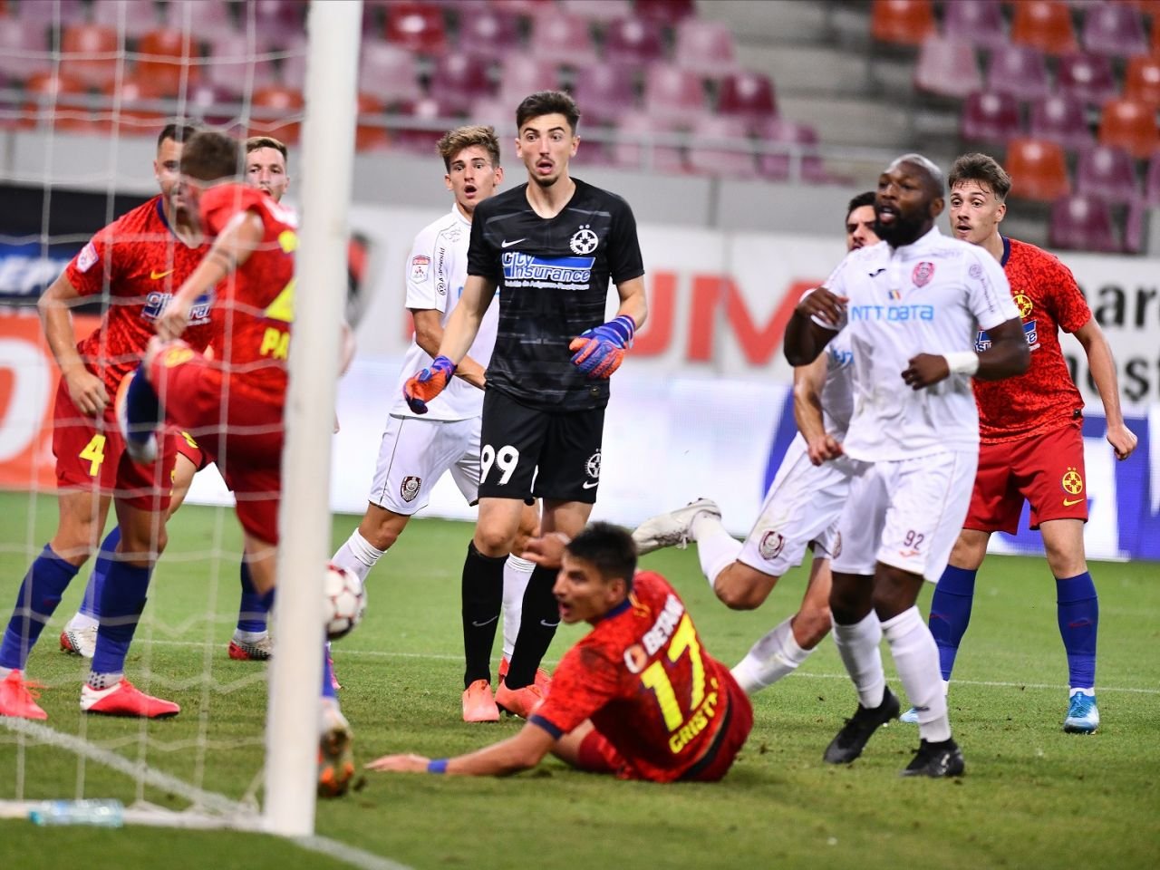 Lovitură pe final de mercato: &icirc;ncă un fotbalist rom&acirc;n spre Italia!