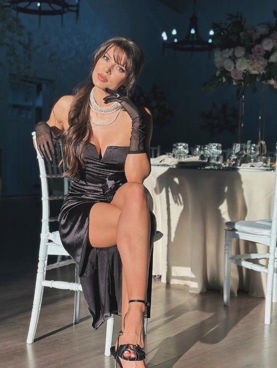 Ea este doamna Marius Constantin! Miruna Lazea abia a împlinit 25 de ani, cântă ”Fusta mea” și s-a căsătorit acum cu fostul internațional_6