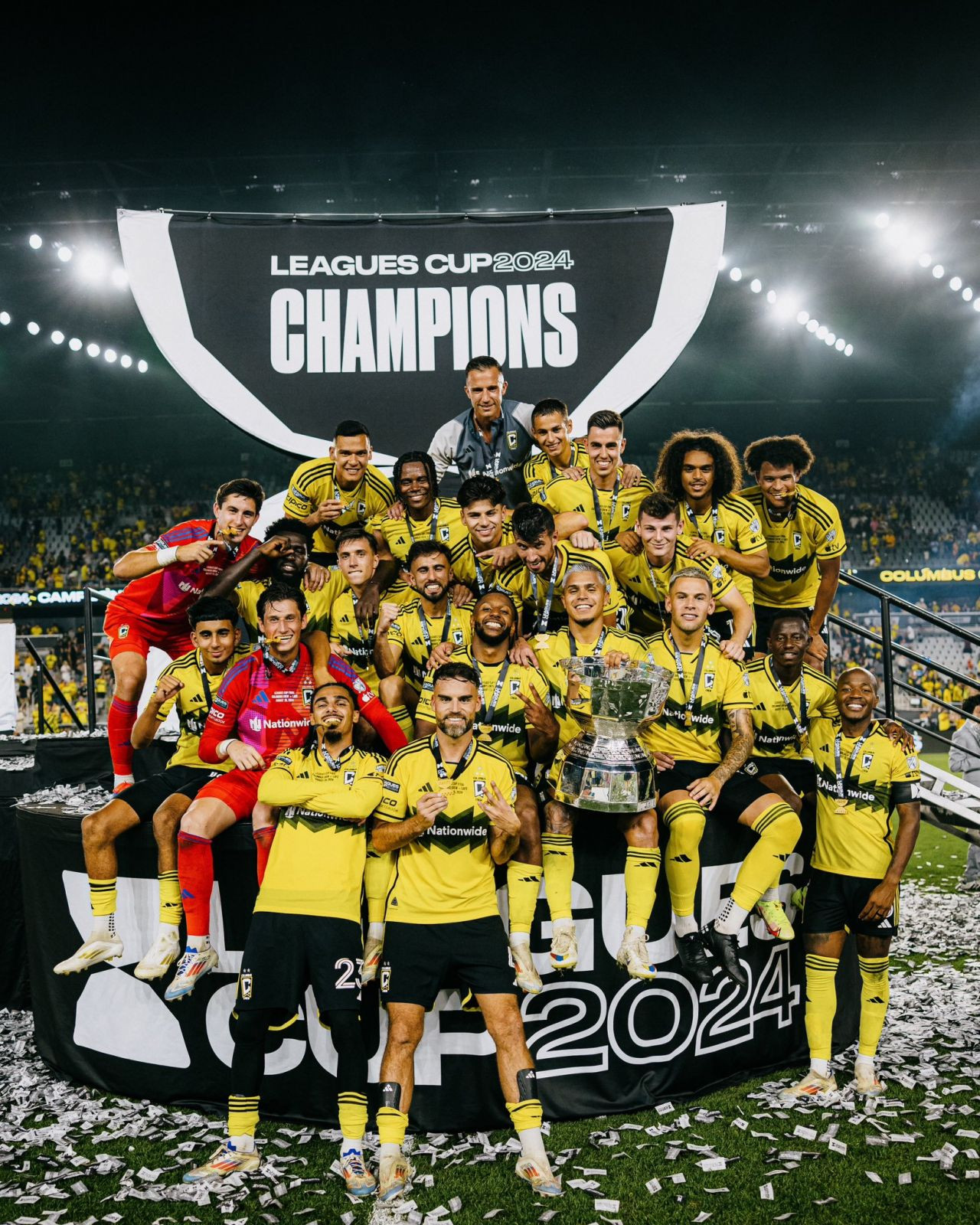 Alex Mățan, un meseriaș! Pasă de gol pentru al treilea trofeu câștigat cu Columbus Crew și titular în MLS + ce salariu are la americani_3