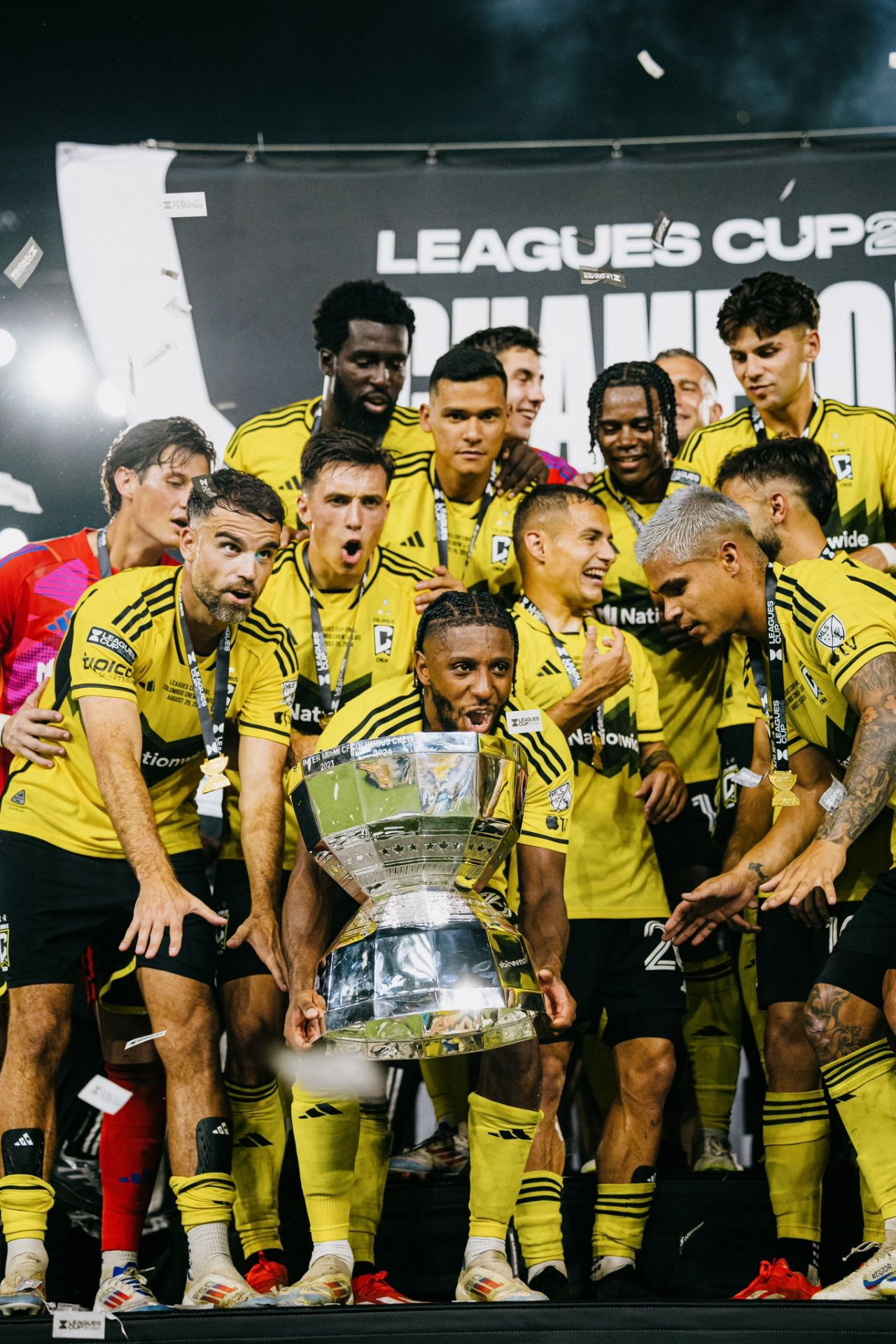 Alex Mățan, un meseriaș! Pasă de gol pentru al treilea trofeu câștigat cu Columbus Crew și titular în MLS + ce salariu are la americani_4