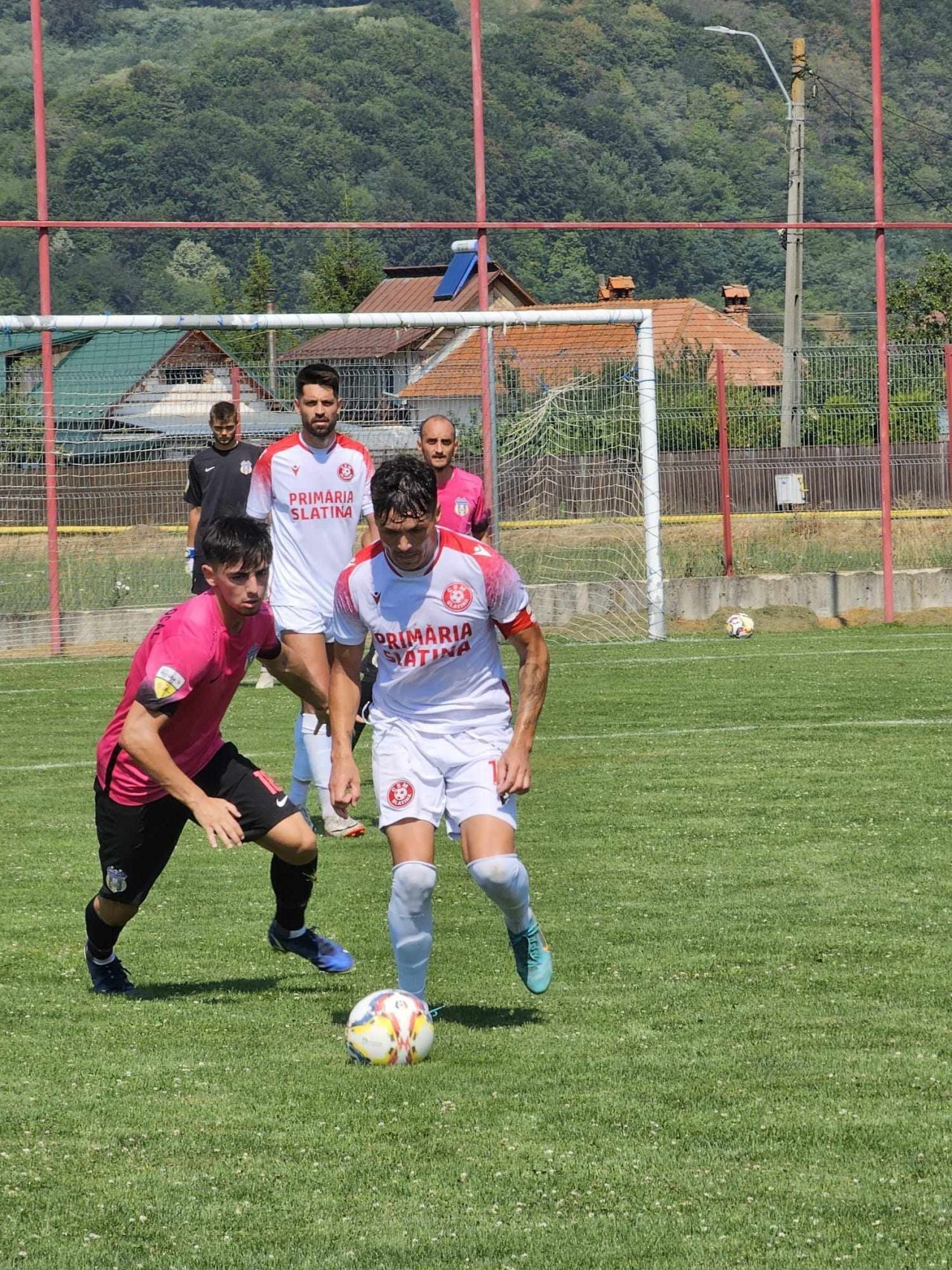A debutat în Liga 1 acum 18 ani, a jucat la Rapid și acum este golgheterul Ligii 2! ”Va rămâne în staff-ul nostru după retragere”_8