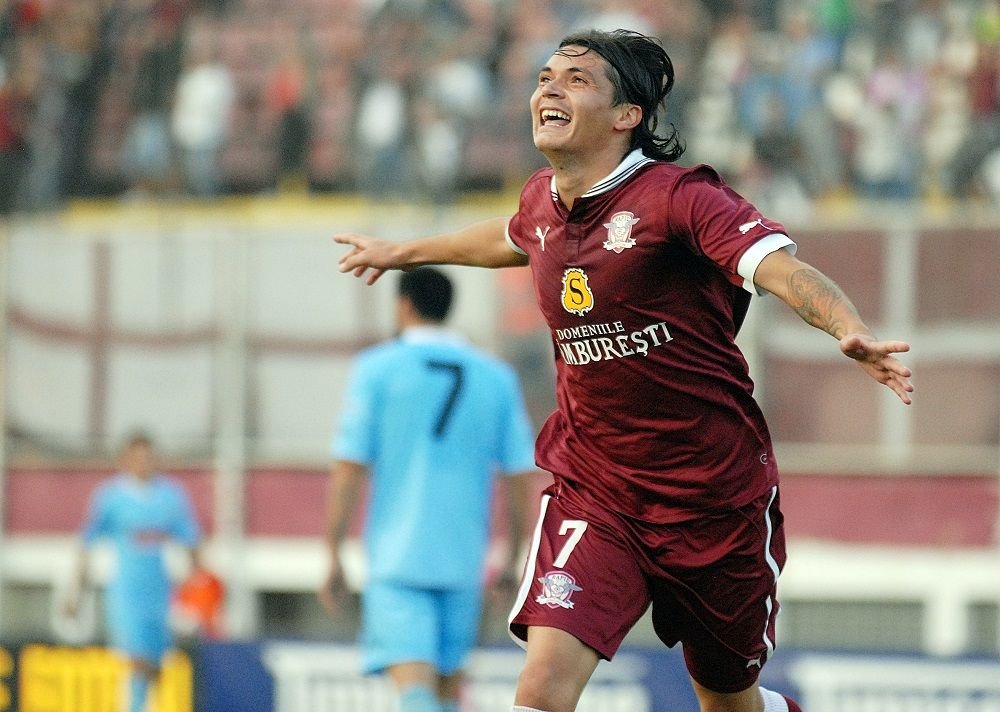 A debutat &icirc;n Liga 1 acum 18 ani, a jucat la Rapid și acum este golgheterul Ligii 2! &rdquo;Va răm&acirc;ne &icirc;n staff-ul nostru după retragere&rdquo;