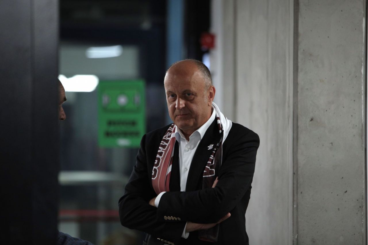 A plecat de la echipă, dar laudă patronul: