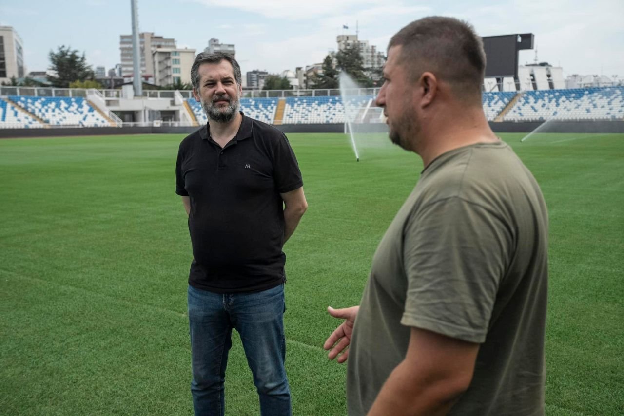 Cum arată acum stadionul din Kosovo unde va juca România, după ce a fost comparat cu un 