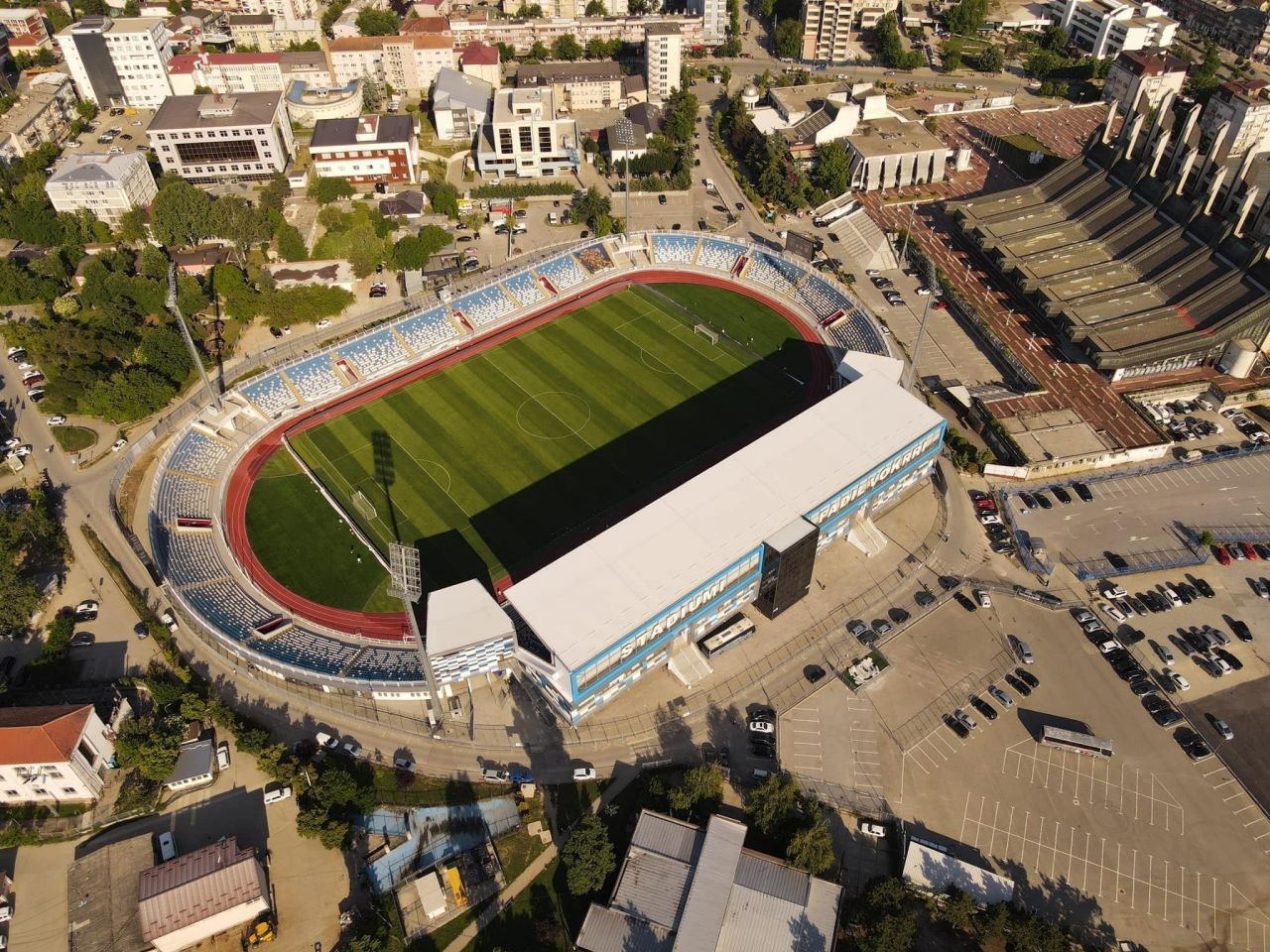 Cum arată acum stadionul din Kosovo unde va juca România, după ce a fost comparat cu un