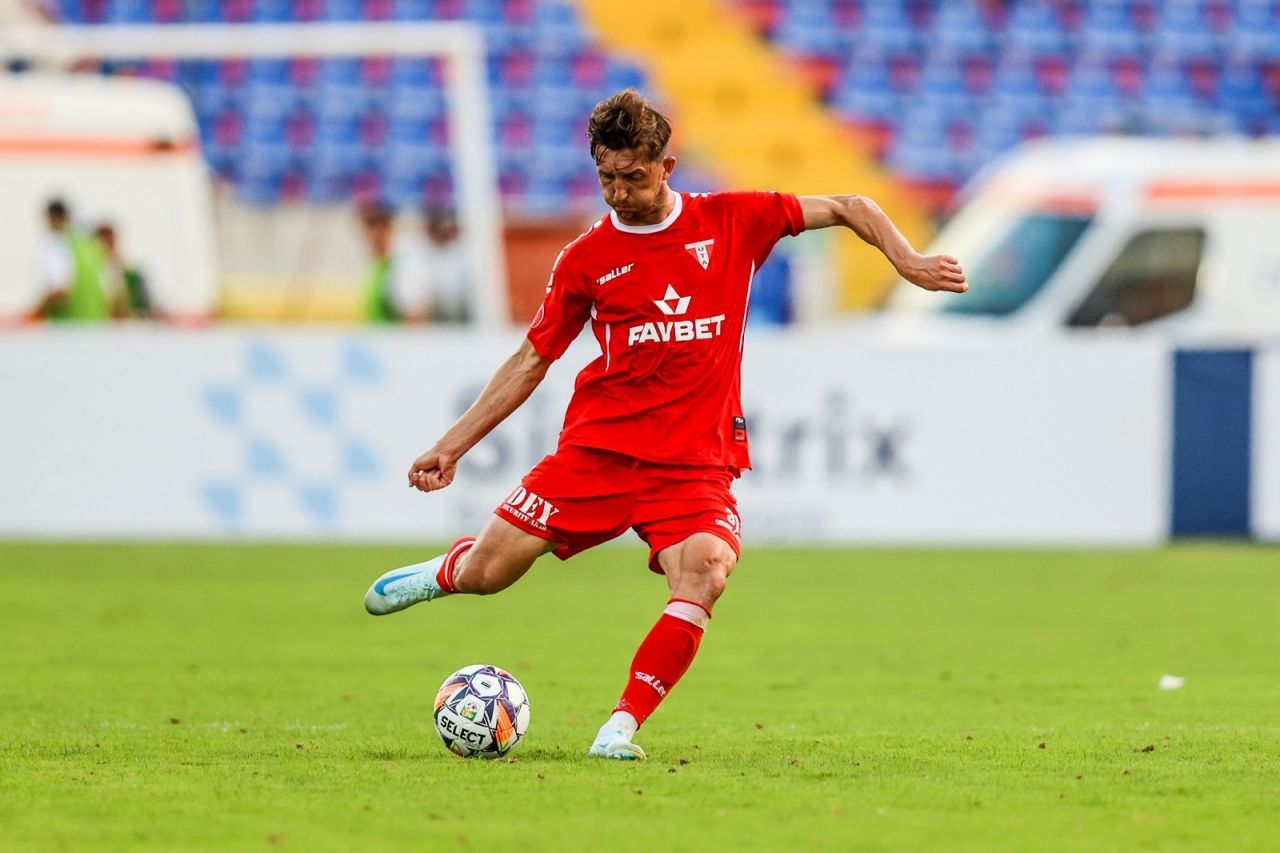 A îmbrăcat tricoul campioanei FCSB, iar acum a revenit în Superliga și vrea să-și ducă noua echipă în play-off_3
