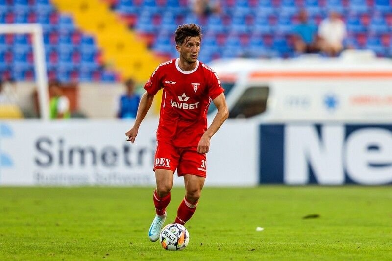 A îmbrăcat tricoul campioanei FCSB, iar acum a revenit în Superliga și vrea să-și ducă noua echipă în play-off_4
