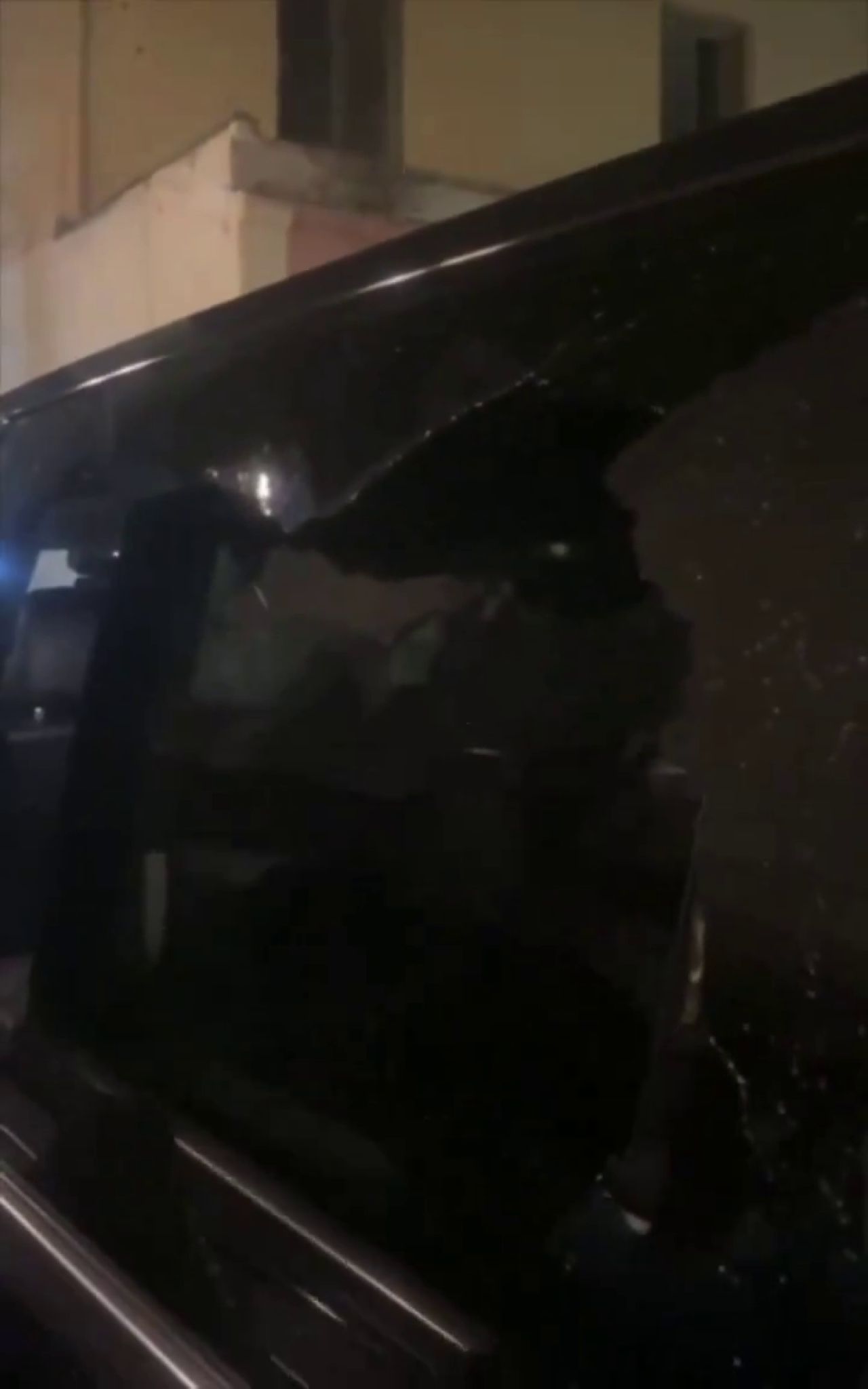 Le-a stricat seara lui Mihăila și Dennis Man iar după meci a fost jefuit și amenințat cu pistolul! Ce s-a întâmplat_2