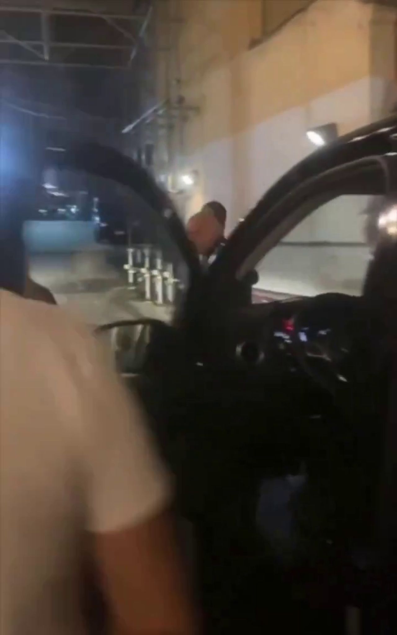 Le-a stricat seara lui Mihăila și Dennis Man iar după meci a fost jefuit și amenințat cu pistolul! Ce s-a întâmplat_6