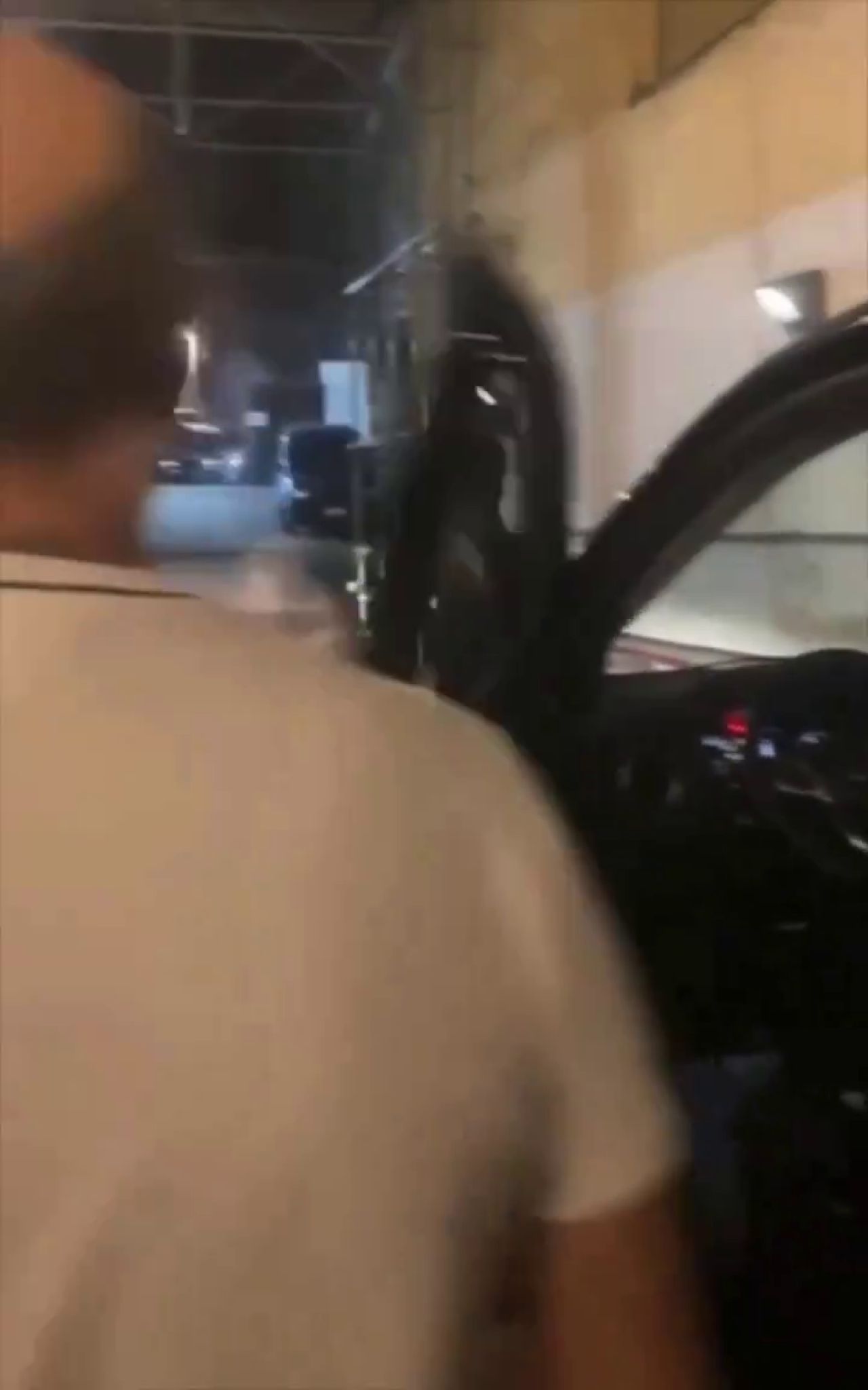 Le-a stricat seara lui Mihăila și Dennis Man iar după meci a fost jefuit și amenințat cu pistolul! Ce s-a întâmplat_7