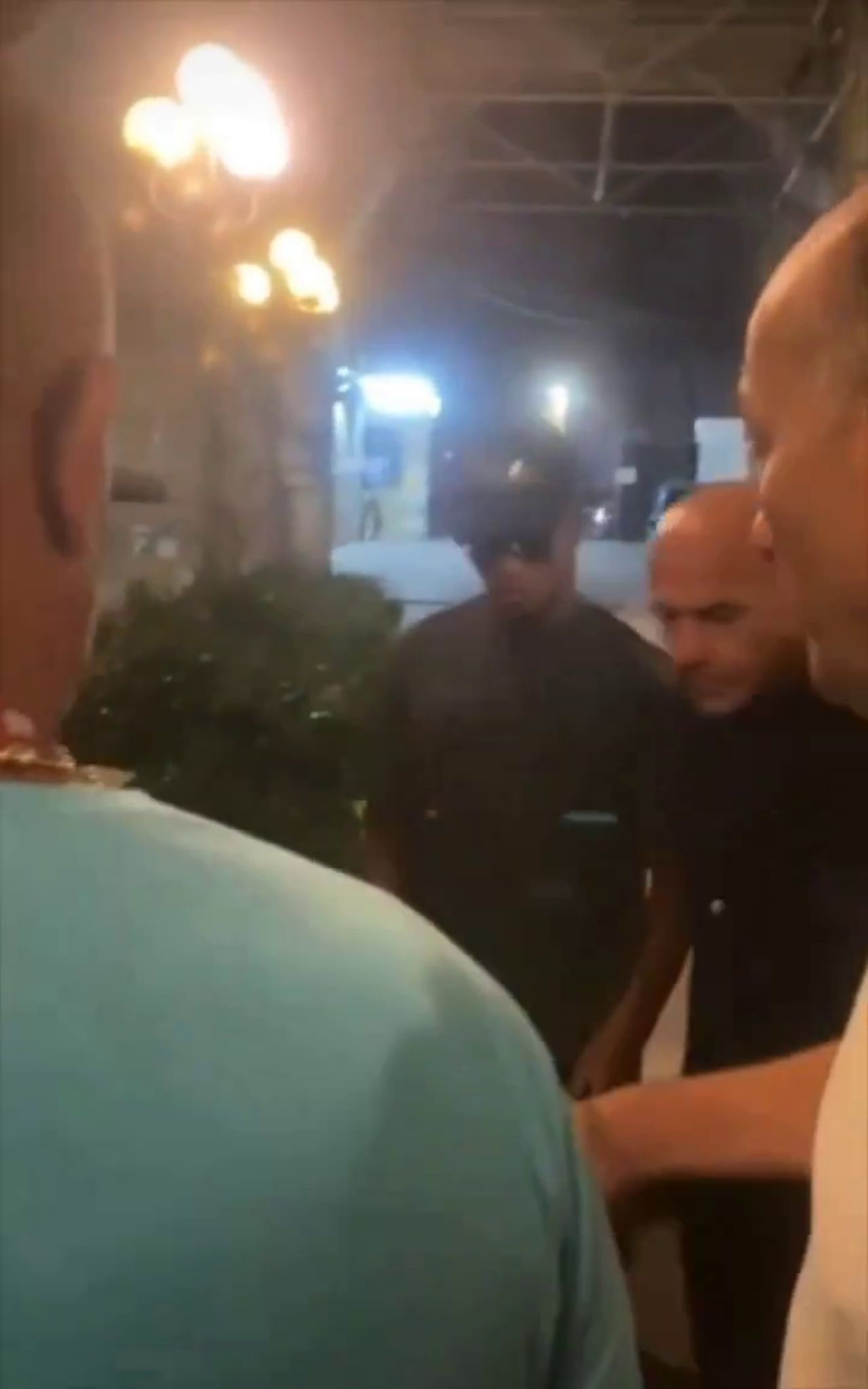 Le-a stricat seara lui Mihăila și Dennis Man iar după meci a fost jefuit și amenințat cu pistolul! Ce s-a întâmplat_14