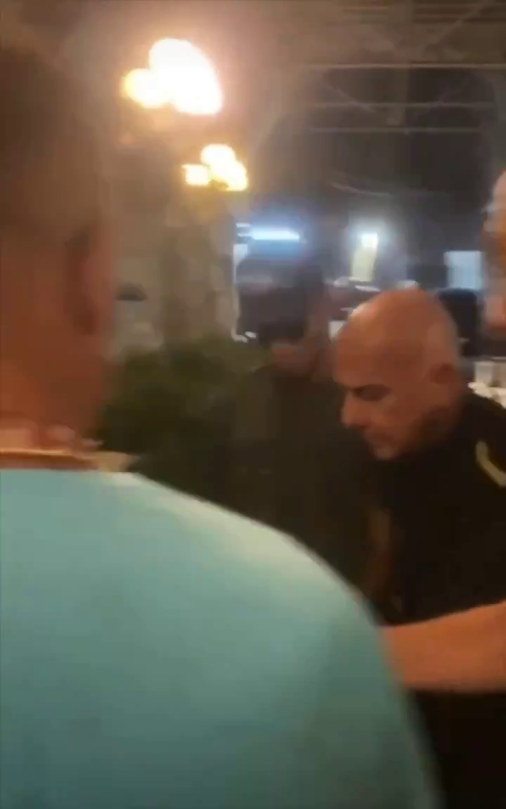 Le-a stricat seara lui Mihăila și Dennis Man iar după meci a fost jefuit și amenințat cu pistolul! Ce s-a întâmplat_15