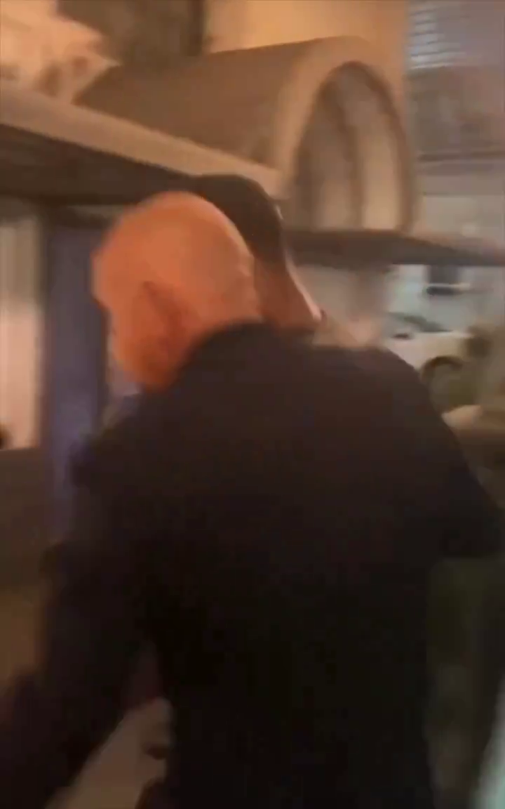 Le-a stricat seara lui Mihăila și Dennis Man iar după meci a fost jefuit și amenințat cu pistolul! Ce s-a întâmplat_16