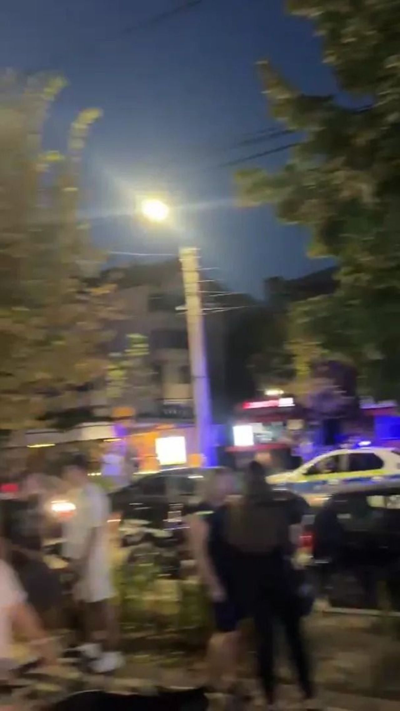 Scandal după victoria Petrolului cu FC Botoșani! Fanii ploieșteni s-au luat la bătaie cu jandarmii_7