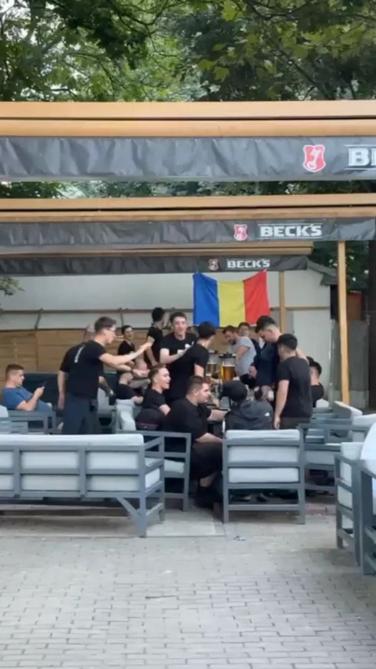 Scandal după victoria Petrolului cu FC Botoșani! Fanii ploieșteni s-au luat la bătaie cu jandarmii_8