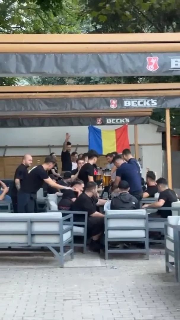 Scandal după victoria Petrolului cu FC Botoșani! Fanii ploieșteni s-au luat la bătaie cu jandarmii_12