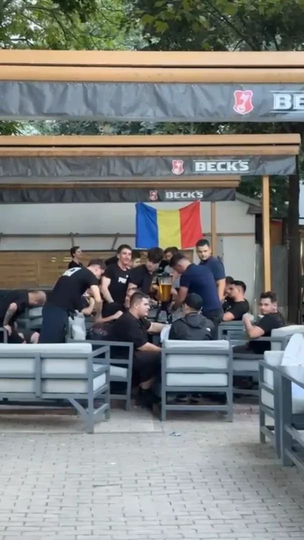 Scandal după victoria Petrolului cu FC Botoșani! Fanii ploieșteni s-au luat la bătaie cu jandarmii_16