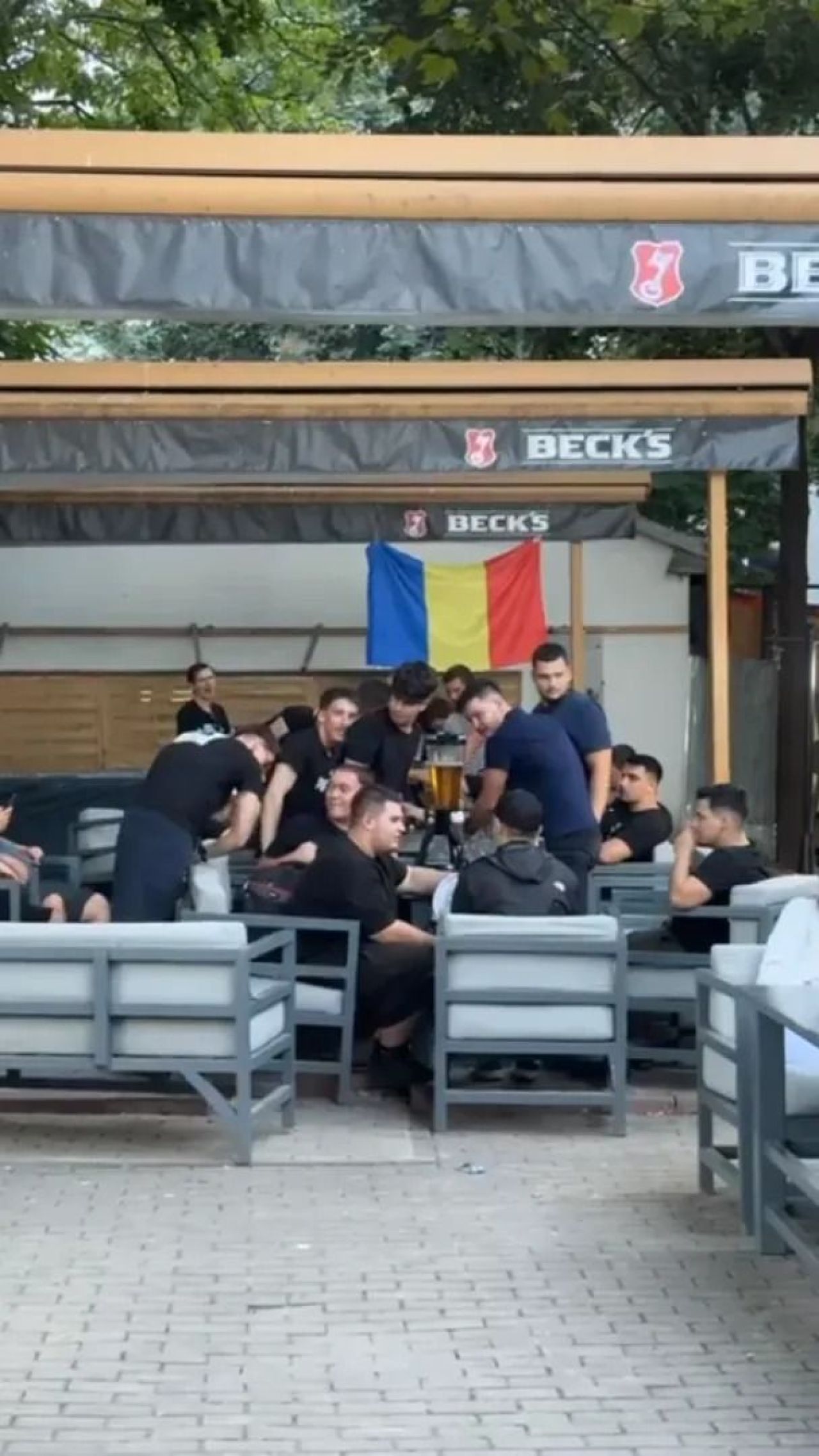 Scandal după victoria Petrolului cu FC Botoșani! Fanii ploieșteni s-au luat la bătaie cu jandarmii_17