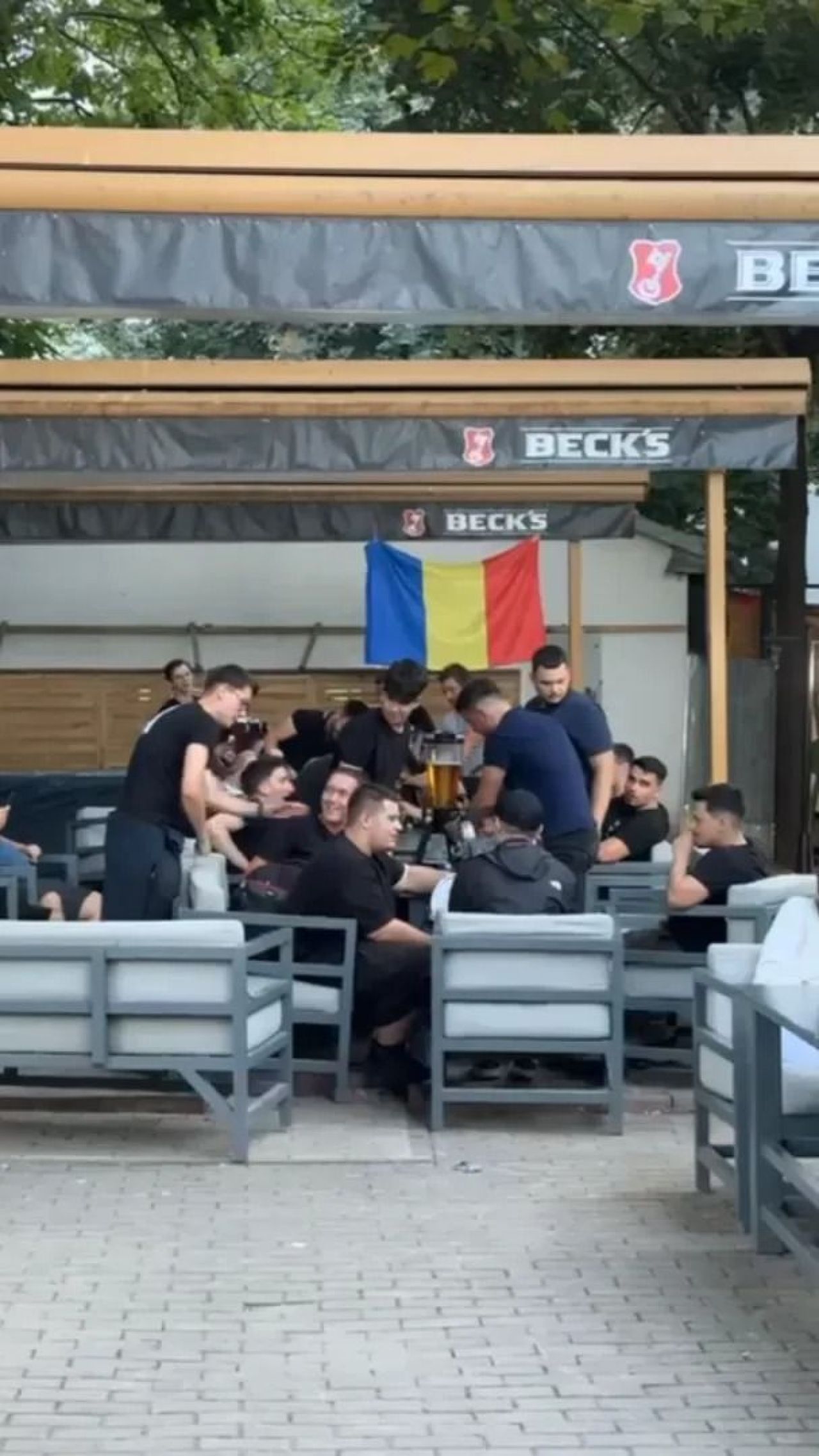 Scandal după victoria Petrolului cu FC Botoșani! Fanii ploieșteni s-au luat la bătaie cu jandarmii_18