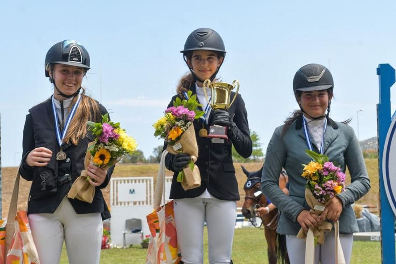Daria Copos, fiica lui George Copos, e sportivă de performanță.