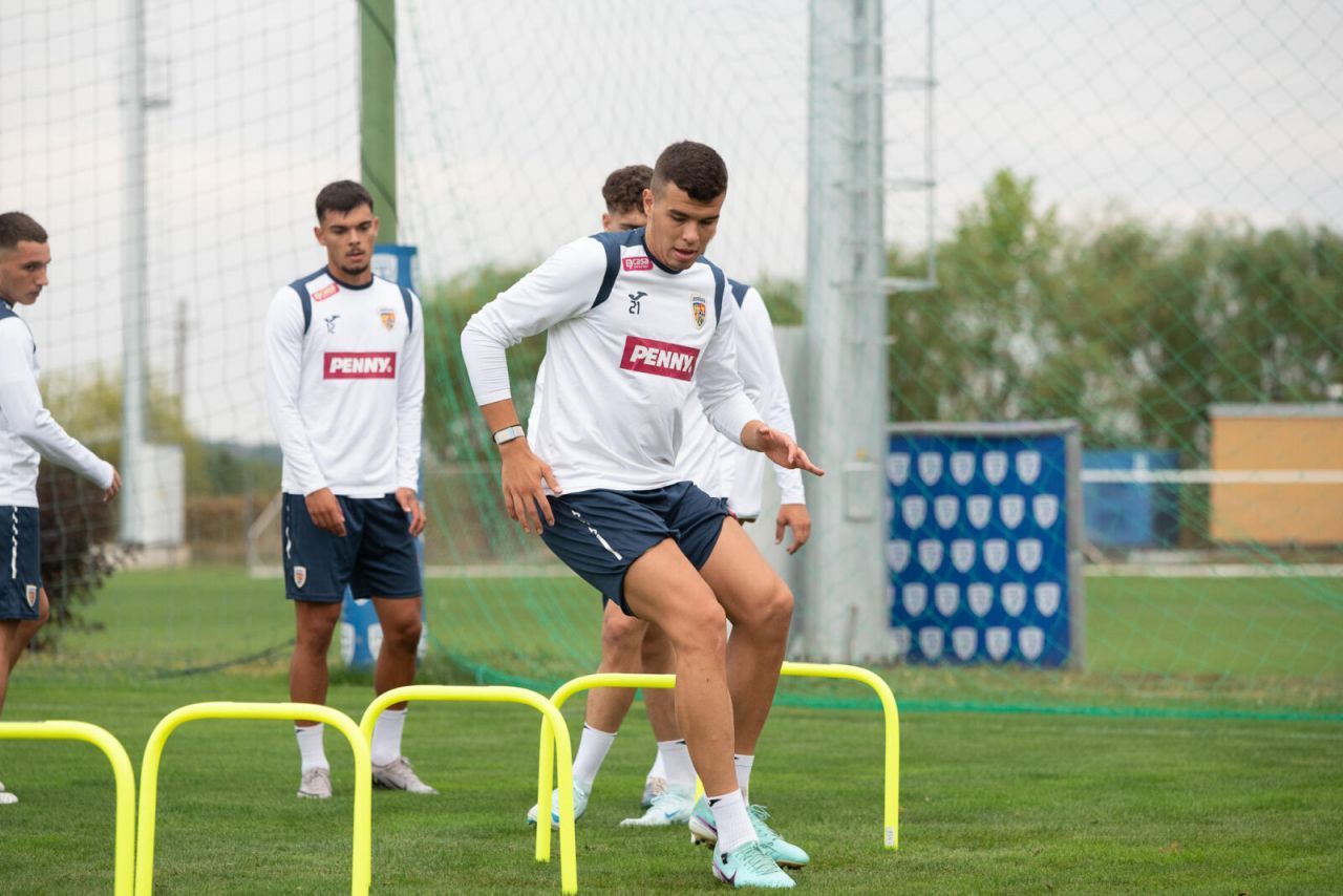 România U21 - Muntenegru U21 pentru calificarea la EURO 2025 este LIVE pe Pro Arena și VOYO vineri, de la ora 19:30! Miza pe fotbaliștii de la Rapid și Dinamo_9