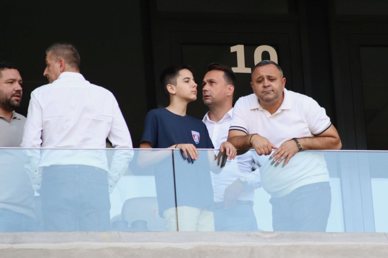 Bannerul devastator afișat de fanii Stelei pentru conducerea clubului și a MApN_4