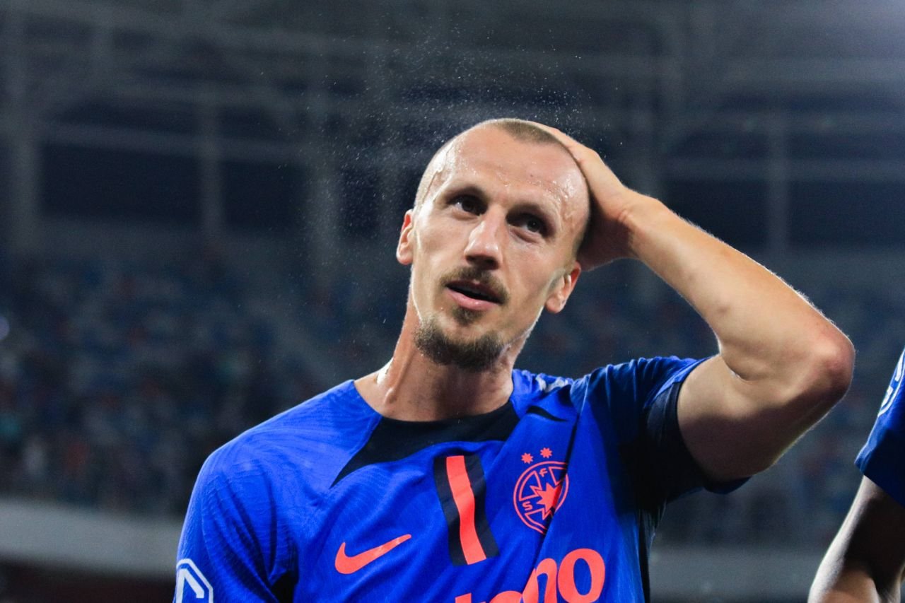 Un expert explică gestul făcut de Vlad Chiricheș la finalul meciului cu FK RFS