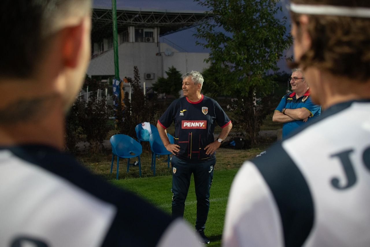 Pe cine a vizitat Mircea Lucescu la Buftea. Ce jucători urmărește selecționerul României_5
