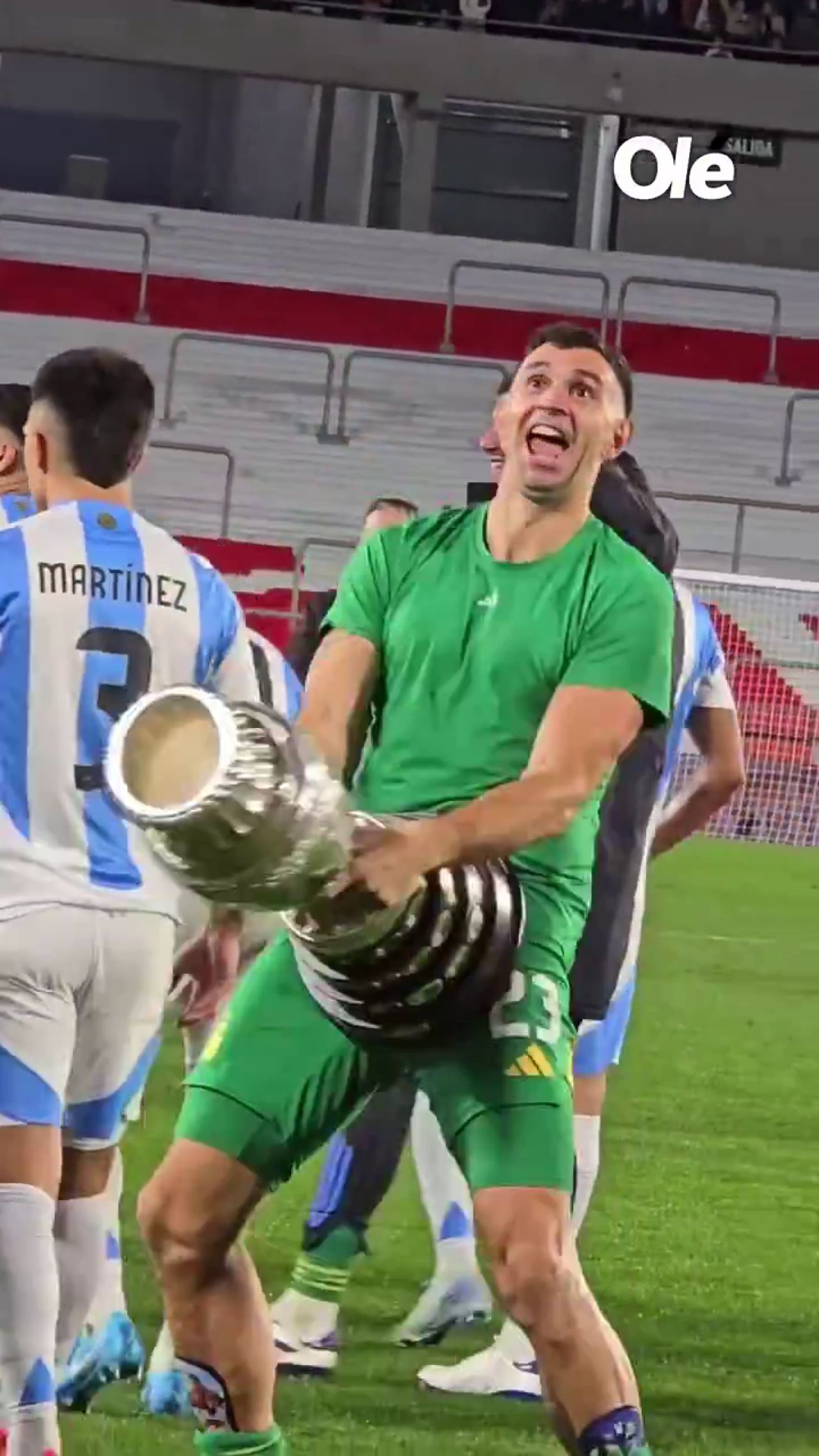Emiliano Martinez lovește din nou! Gestul obscen făcut de
