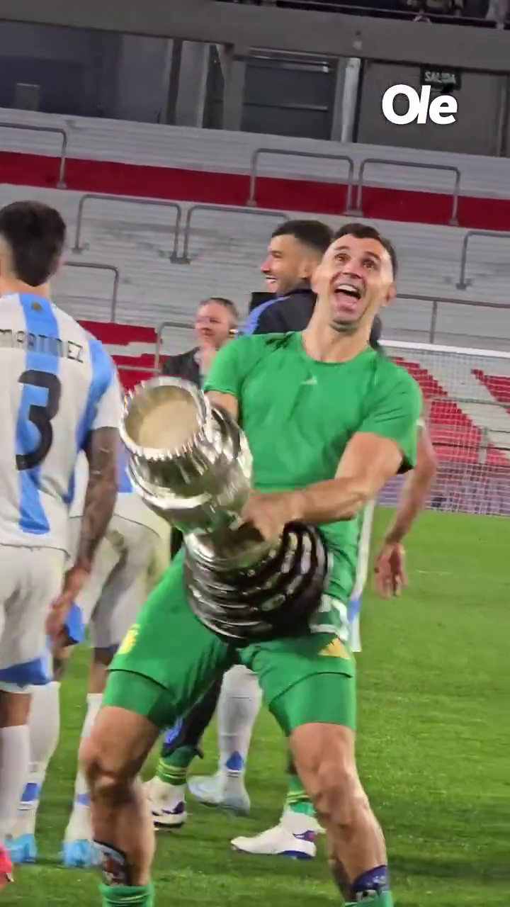 Emiliano Martinez lovește din nou! Gestul obscen făcut de 