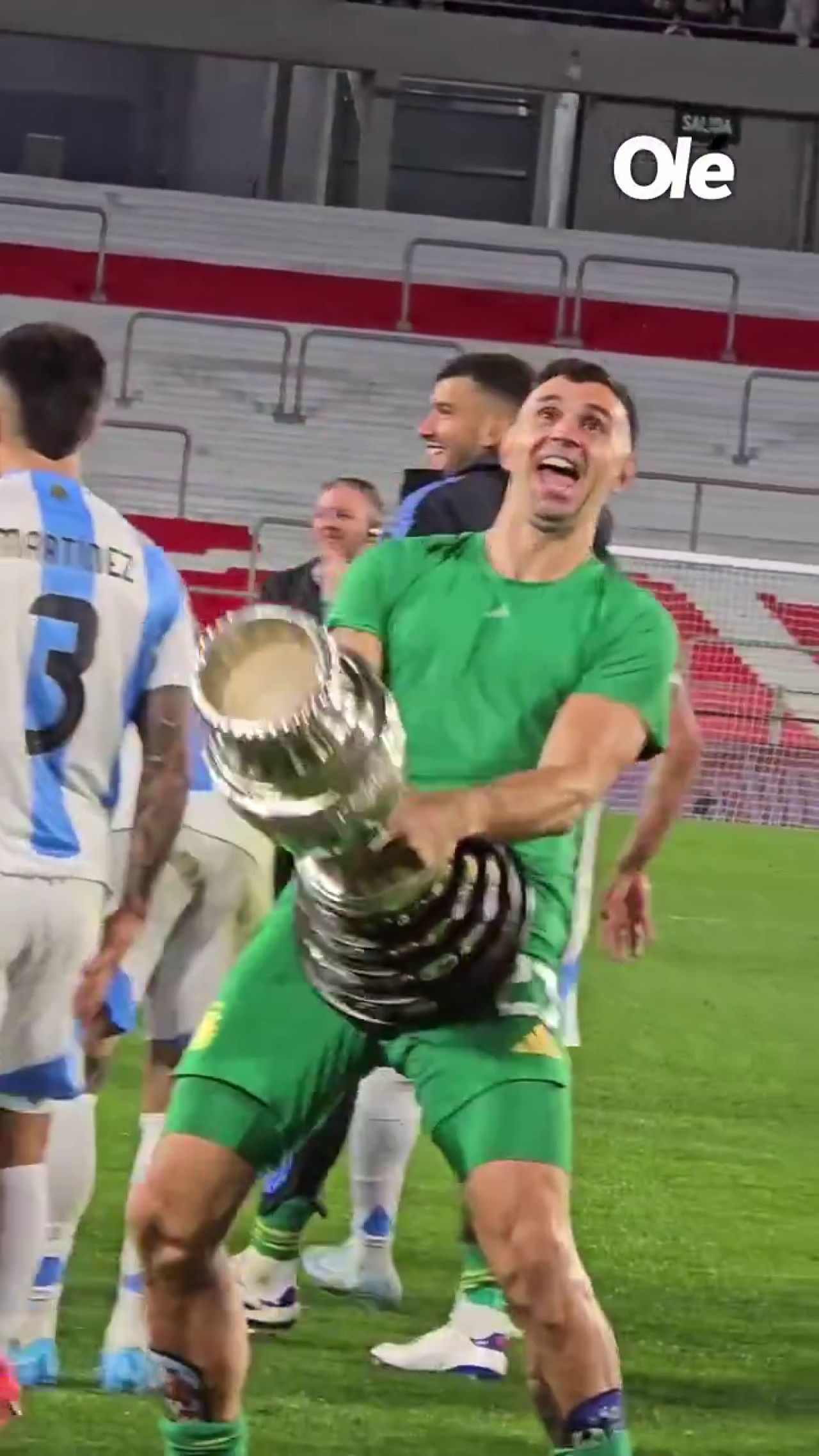 Emiliano Martinez lovește din nou! Gestul obscen făcut de