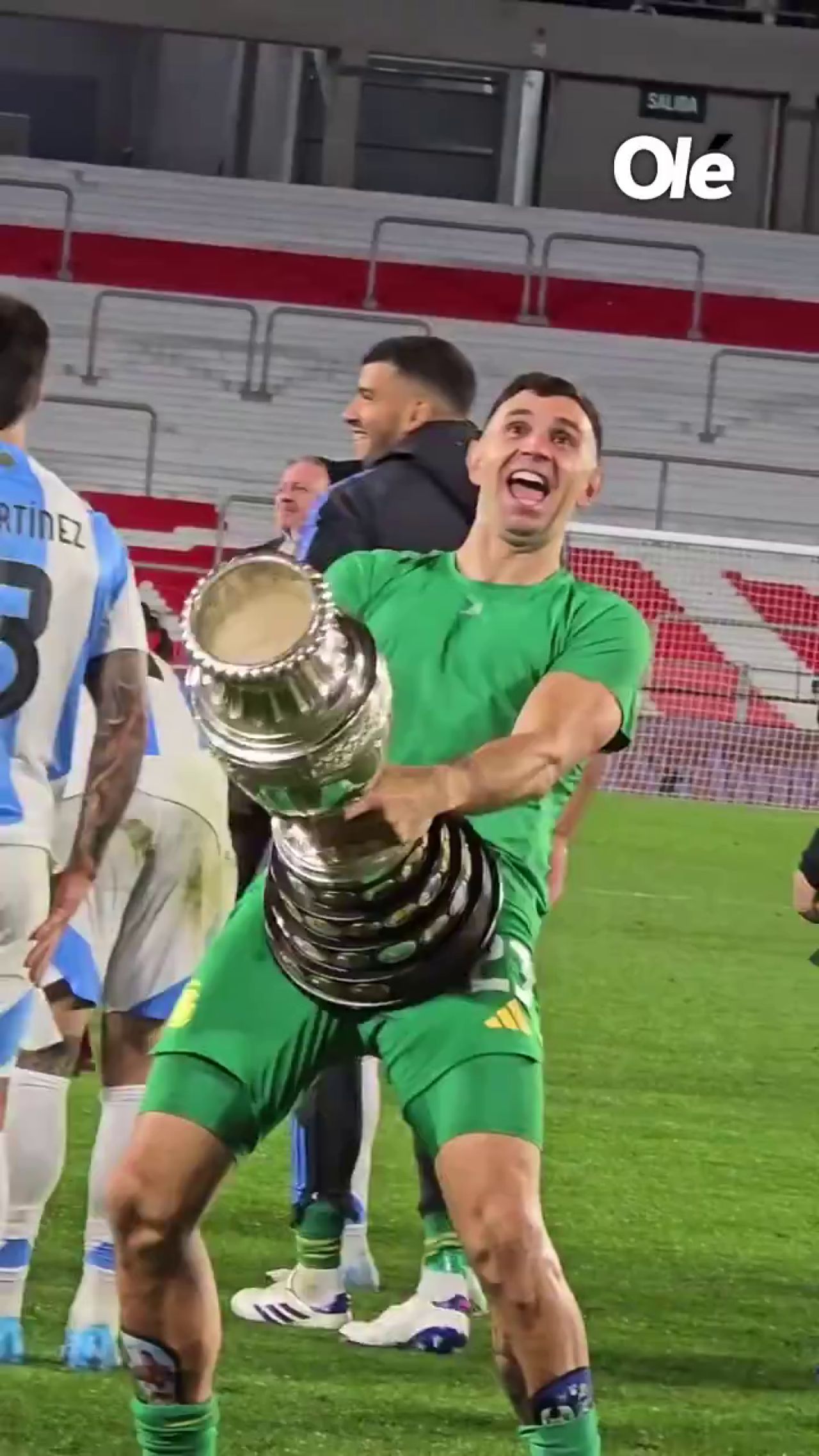 Emiliano Martinez lovește din nou! Gestul obscen făcut de