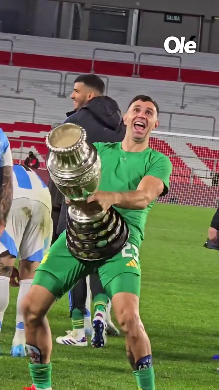 Emiliano Martinez lovește din nou! Gestul obscen făcut de 