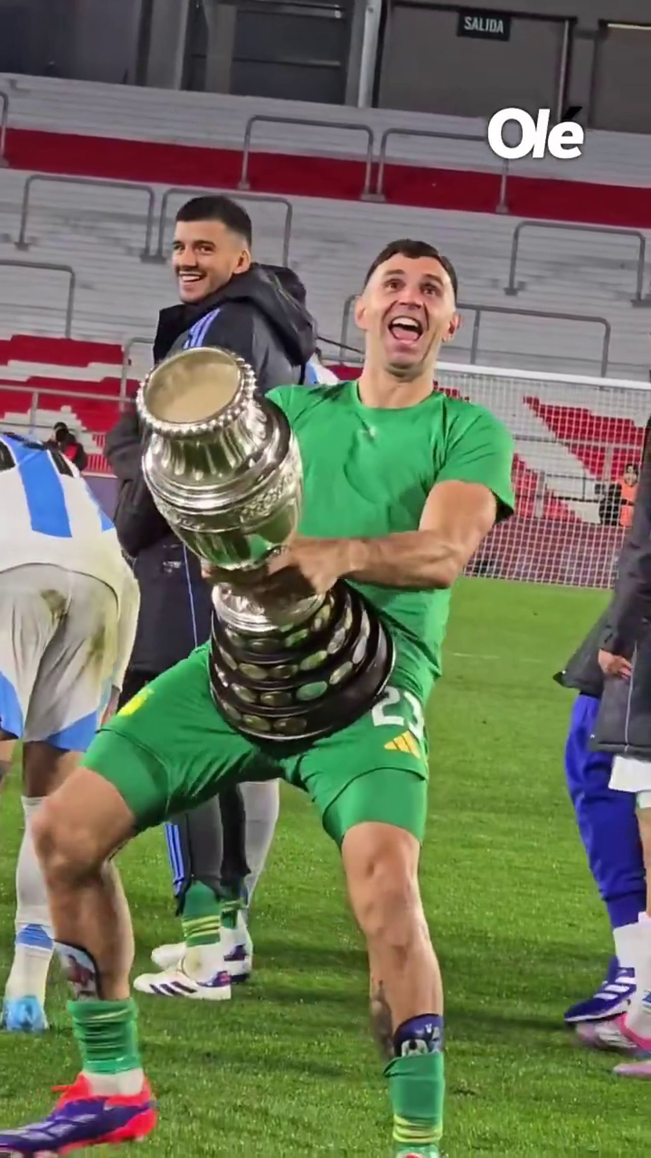 Emiliano Martinez lovește din nou! Gestul obscen făcut de