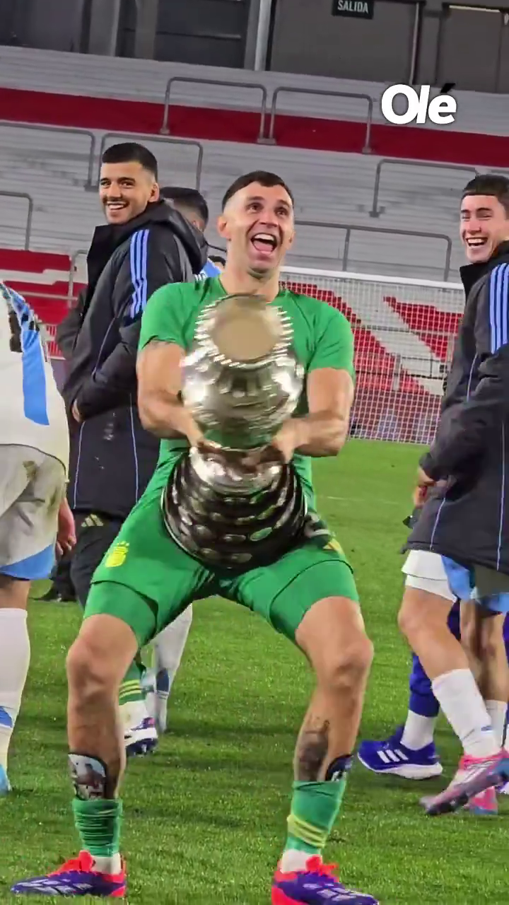 Emiliano Martinez lovește din nou! Gestul obscen făcut de 