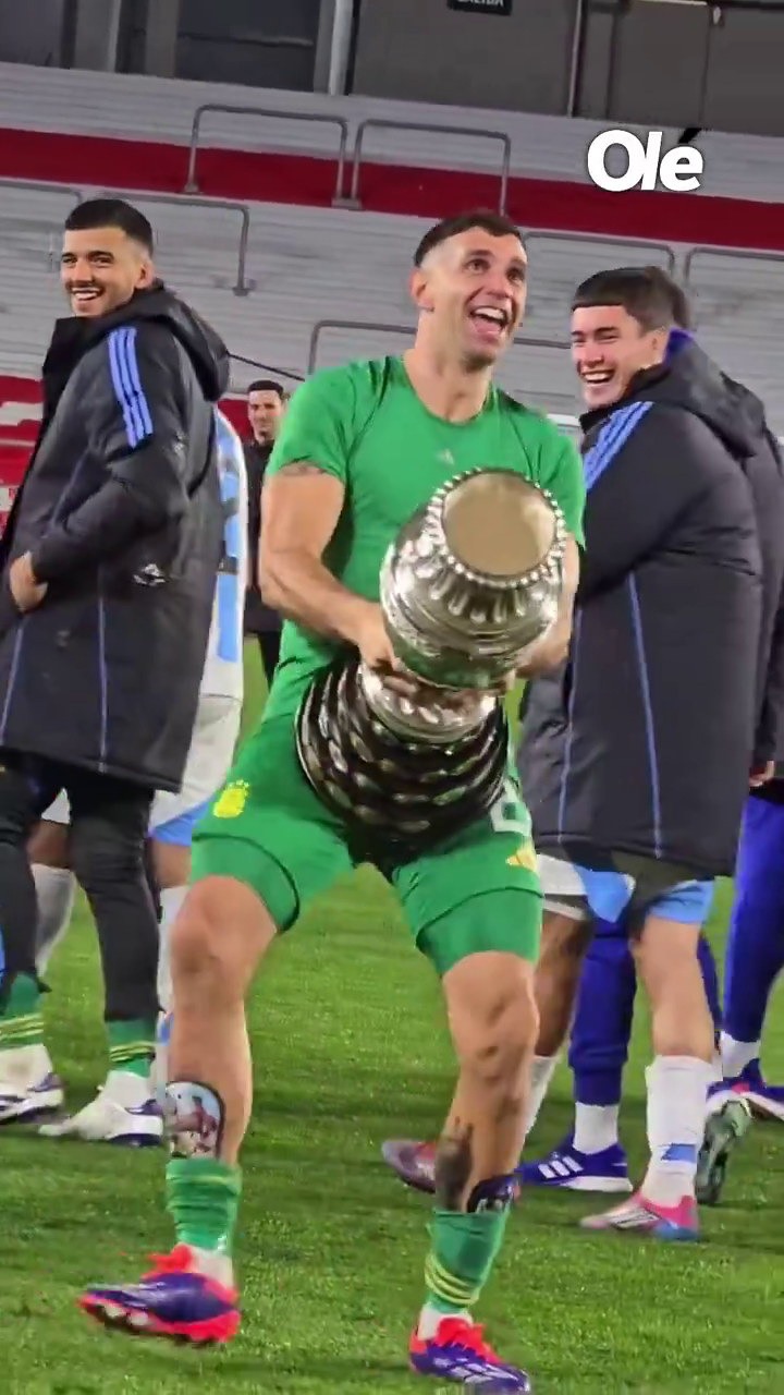 Emiliano Martinez lovește din nou! Gestul obscen făcut de 