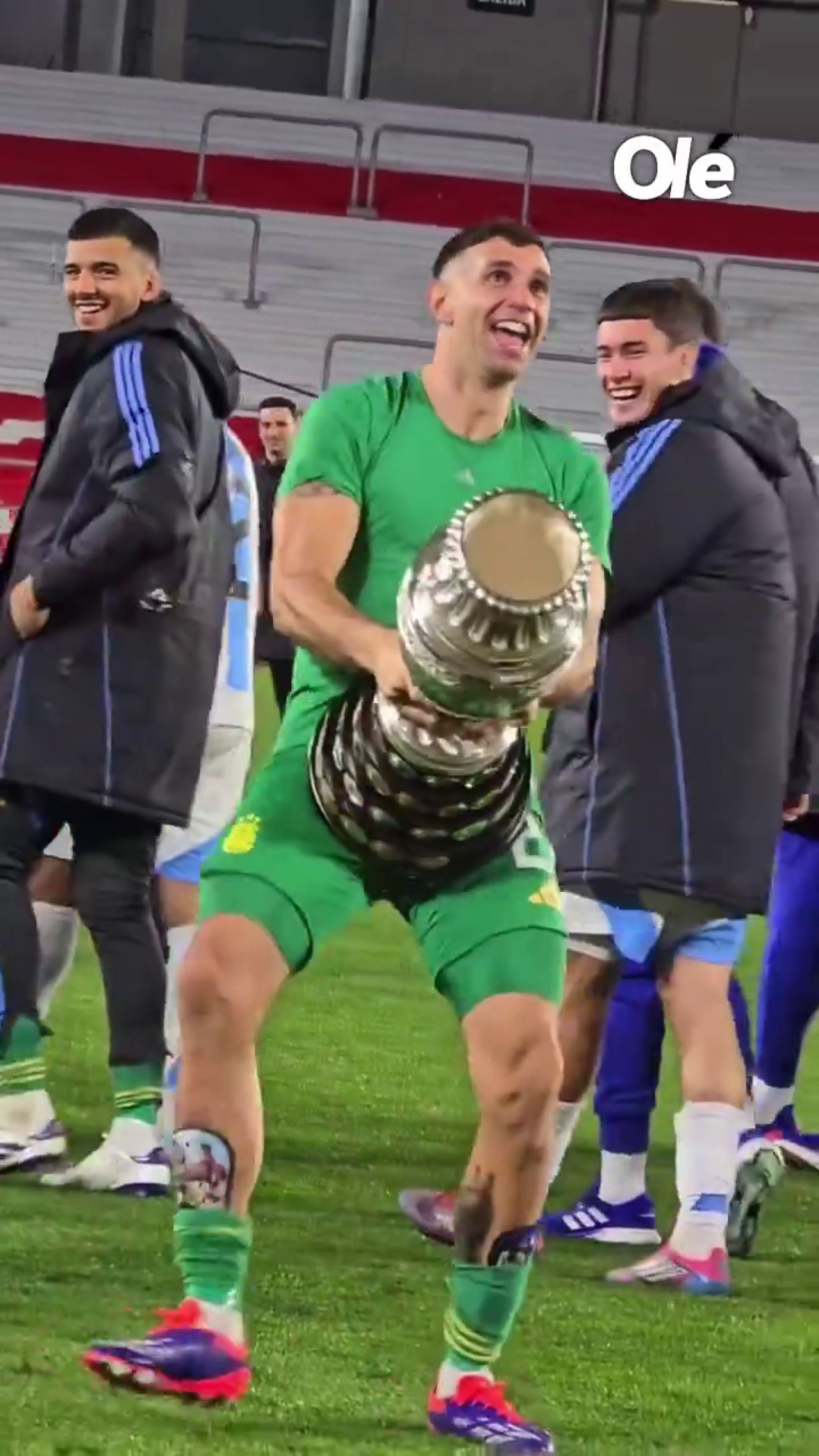 Emiliano Martinez lovește din nou! Gestul obscen făcut de
