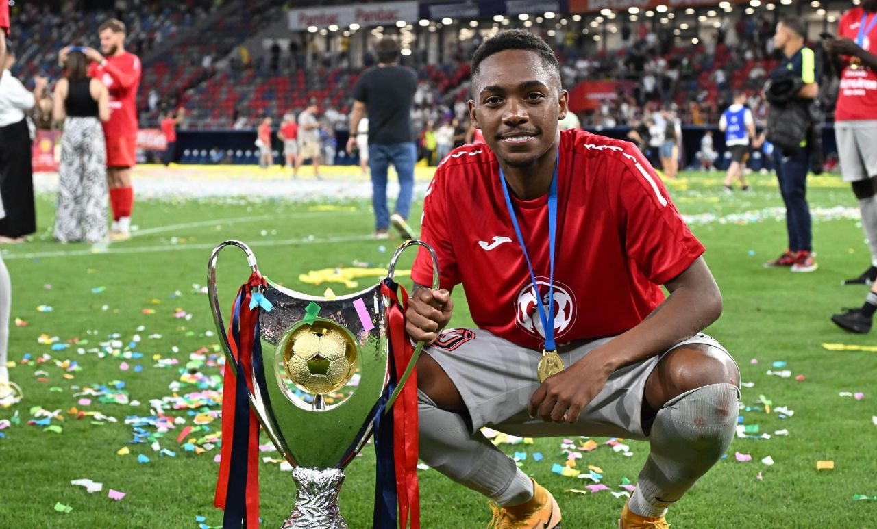 Luis Phelipe a reacționat după ce și-a reziliat contractul cu FCSB: Spune numai ce vrea el