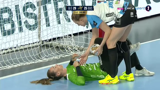 Gloria Bistrița-Năsăud - CSM București 30-26, în EHF Champions League! Ardelencele le-au spulberat visele europene 